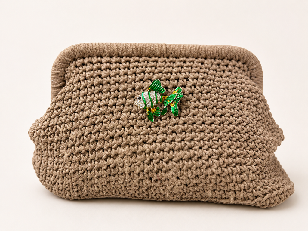 Green fish brooch