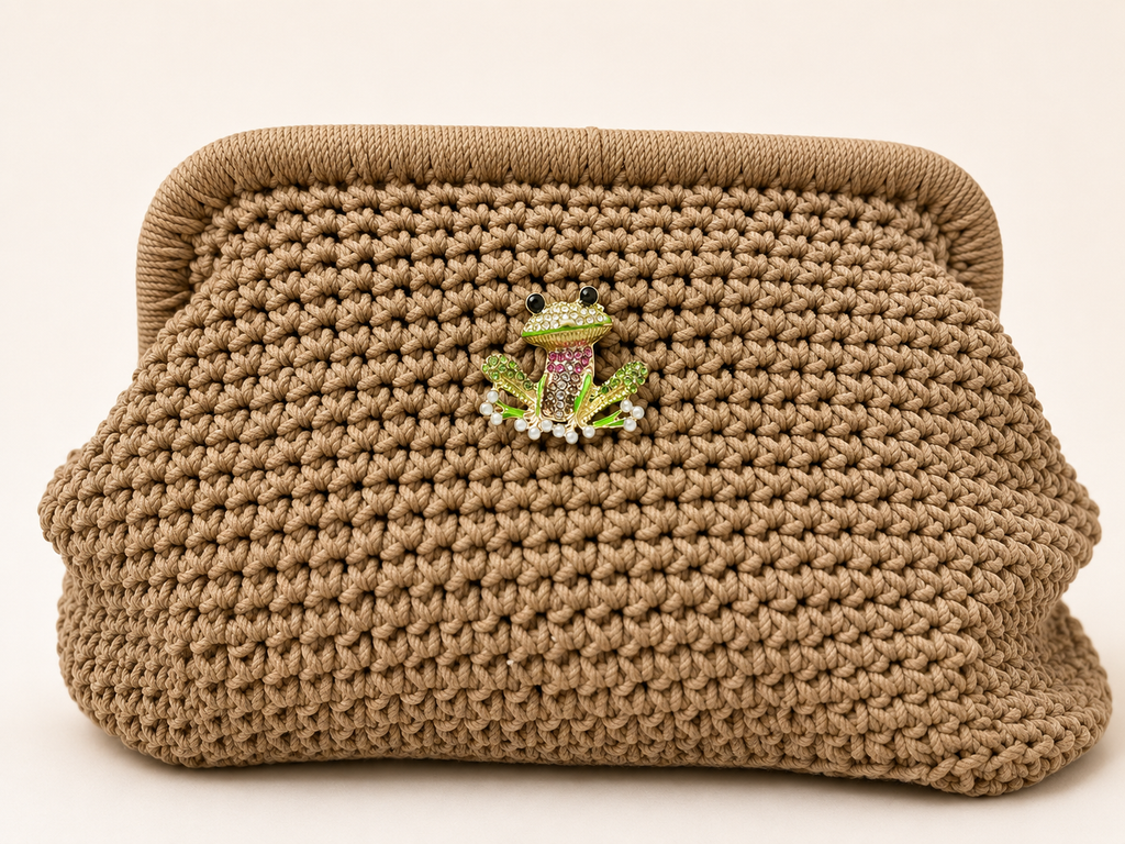 Frog brooch