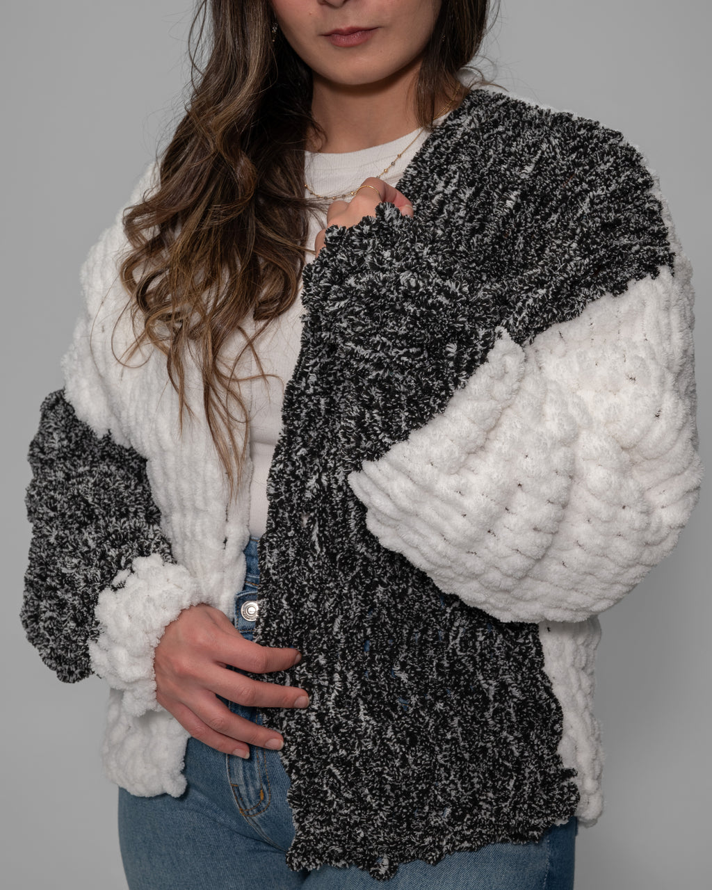 knit white  pullover jacket