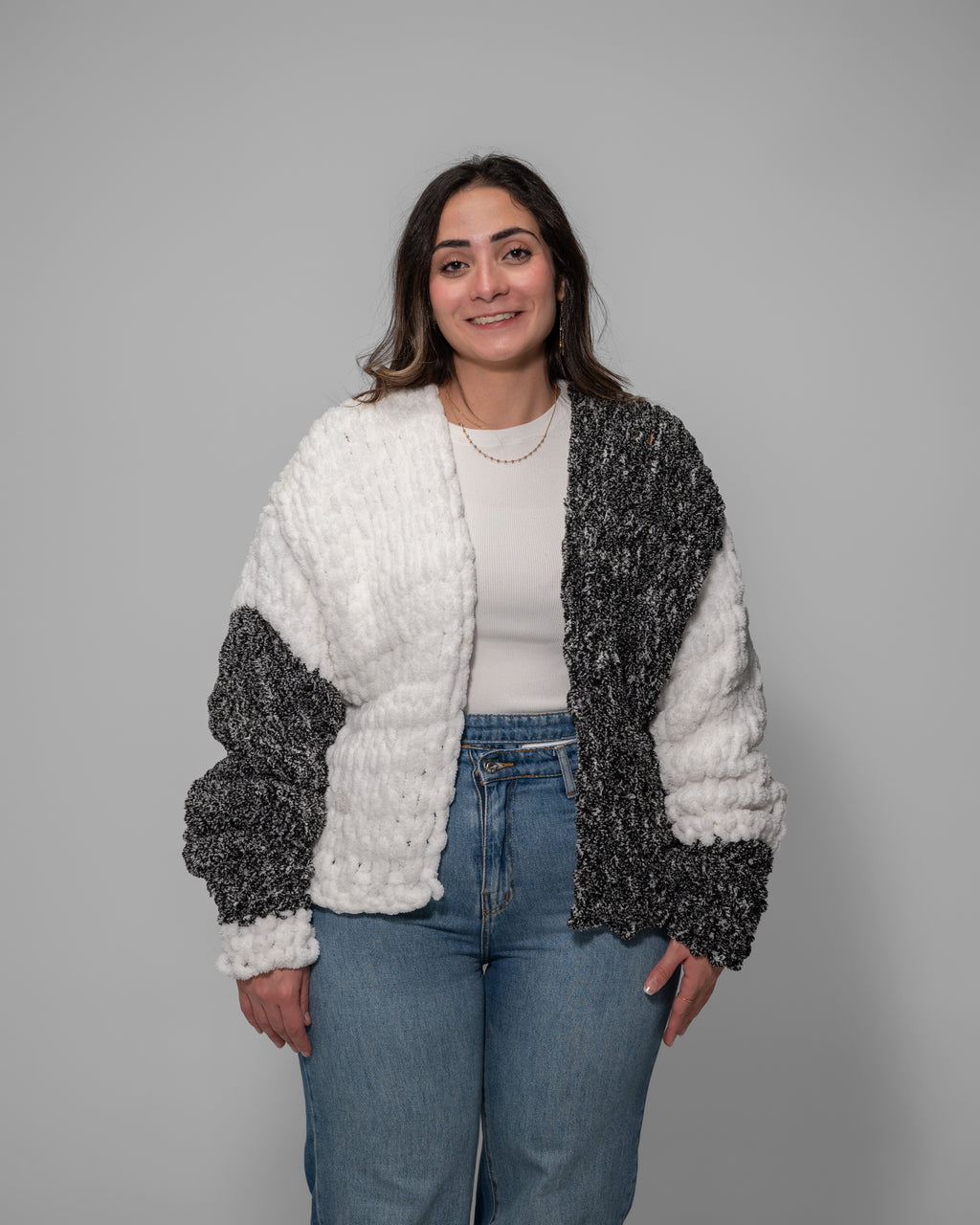 knit white  pullover jacket