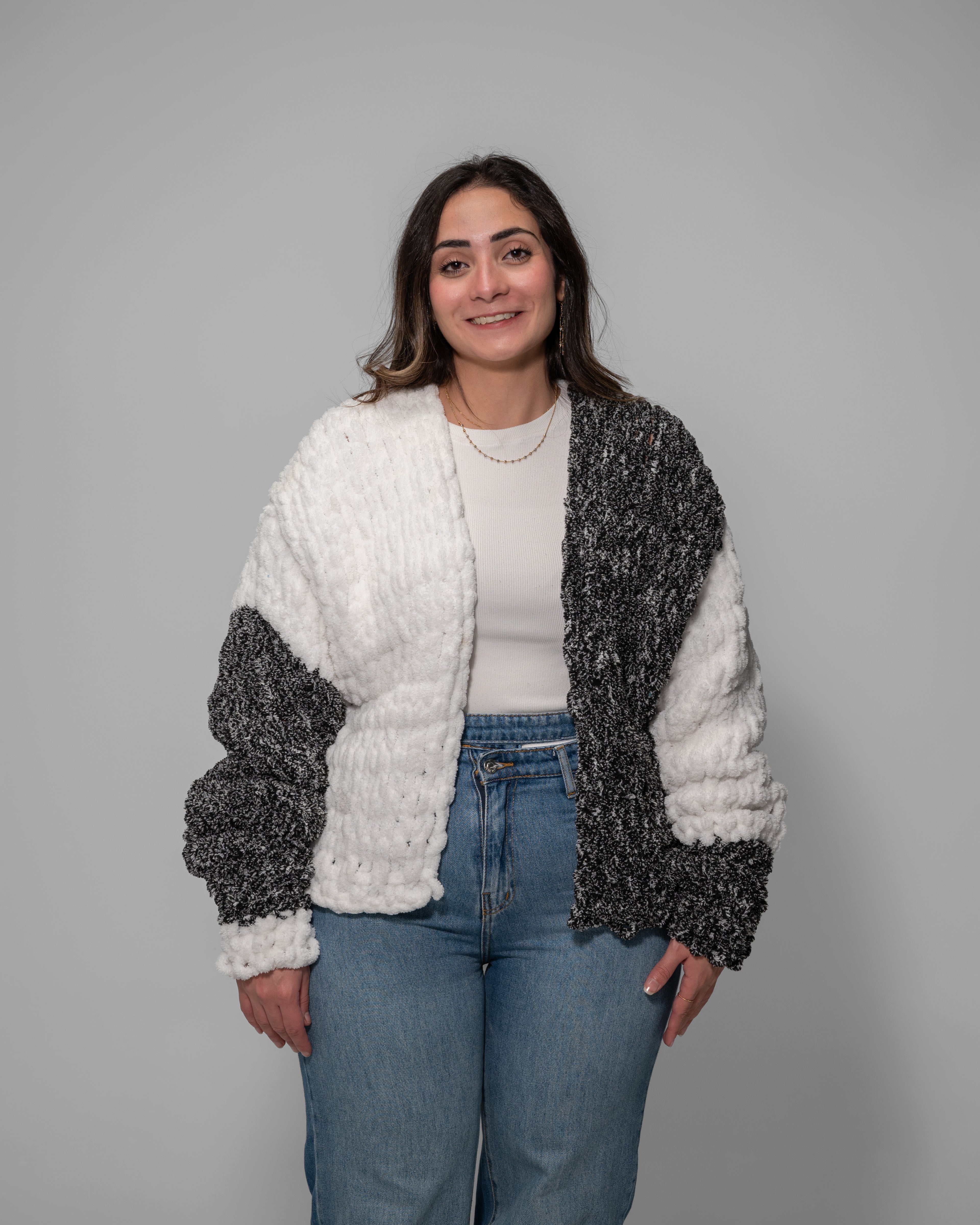 knit white  pullover jacket