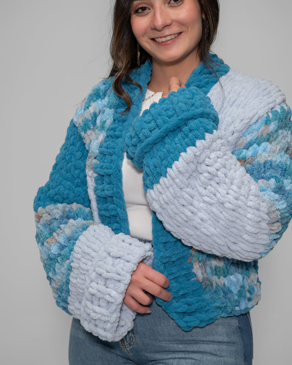 Mix of blue shades short cardigan