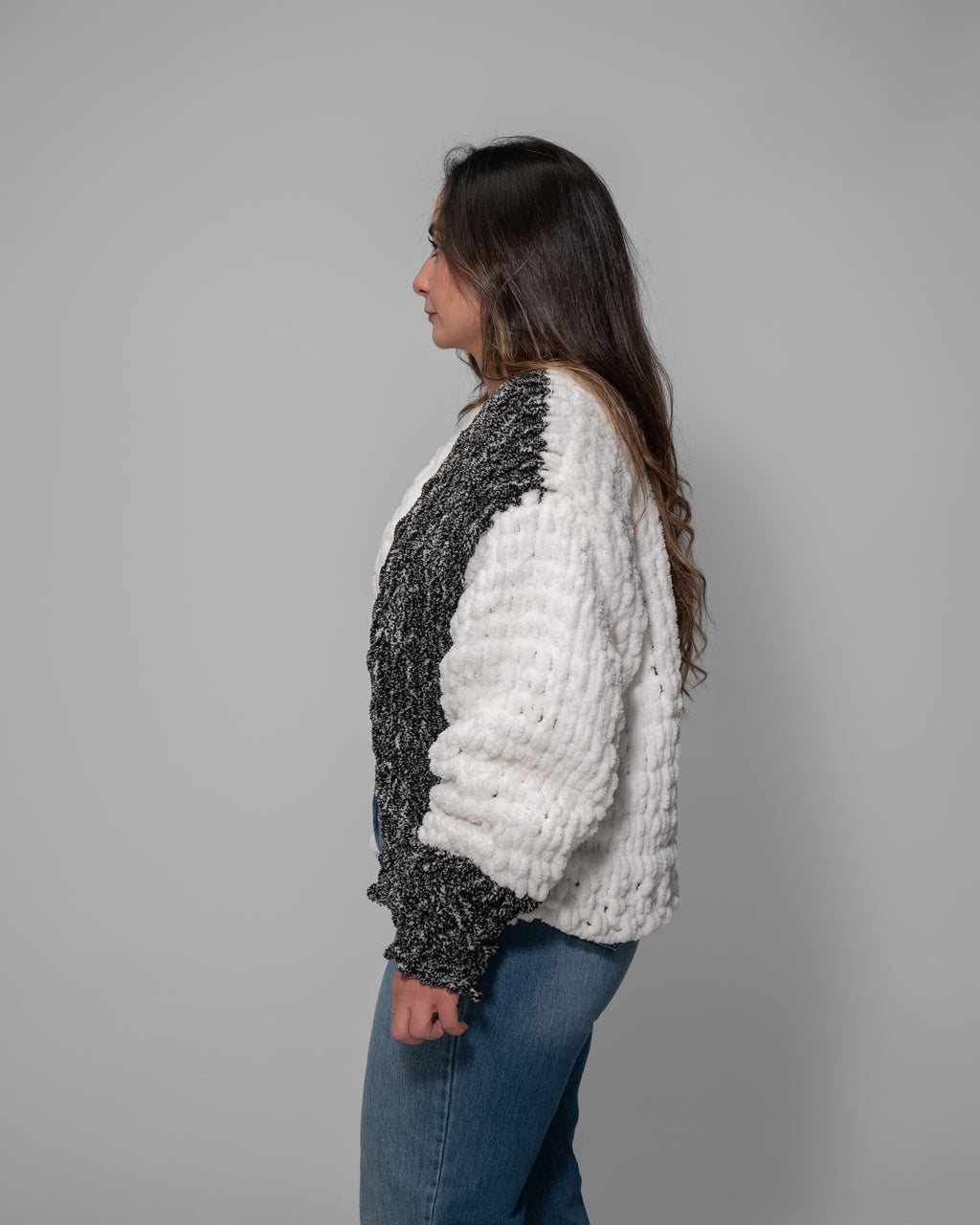 knit white  pullover jacket