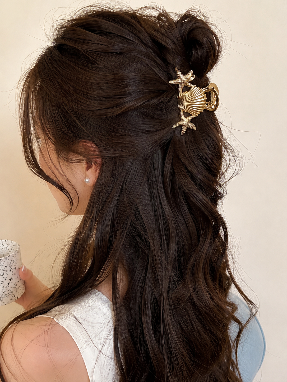 Seashell clip