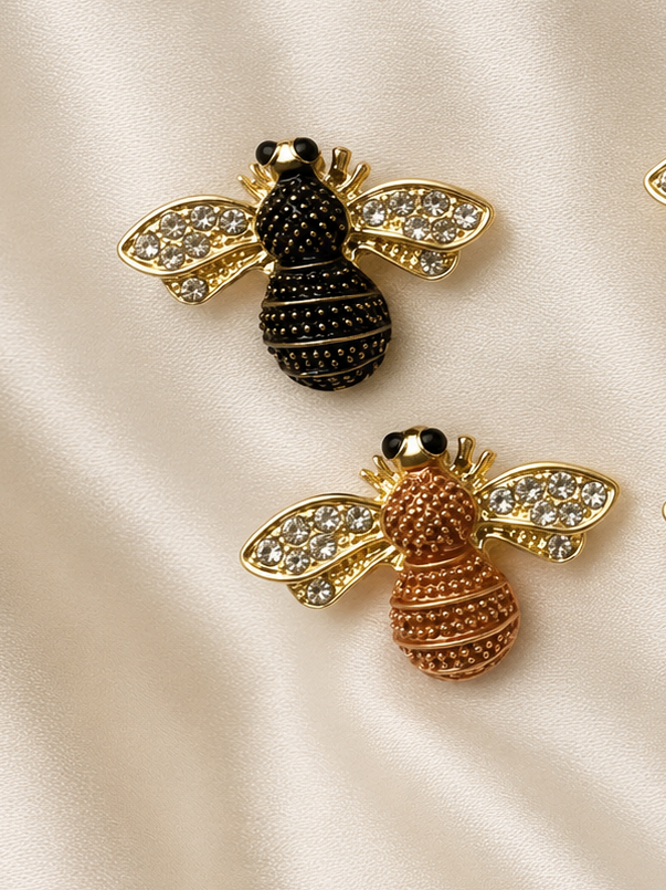 Small bees brooch